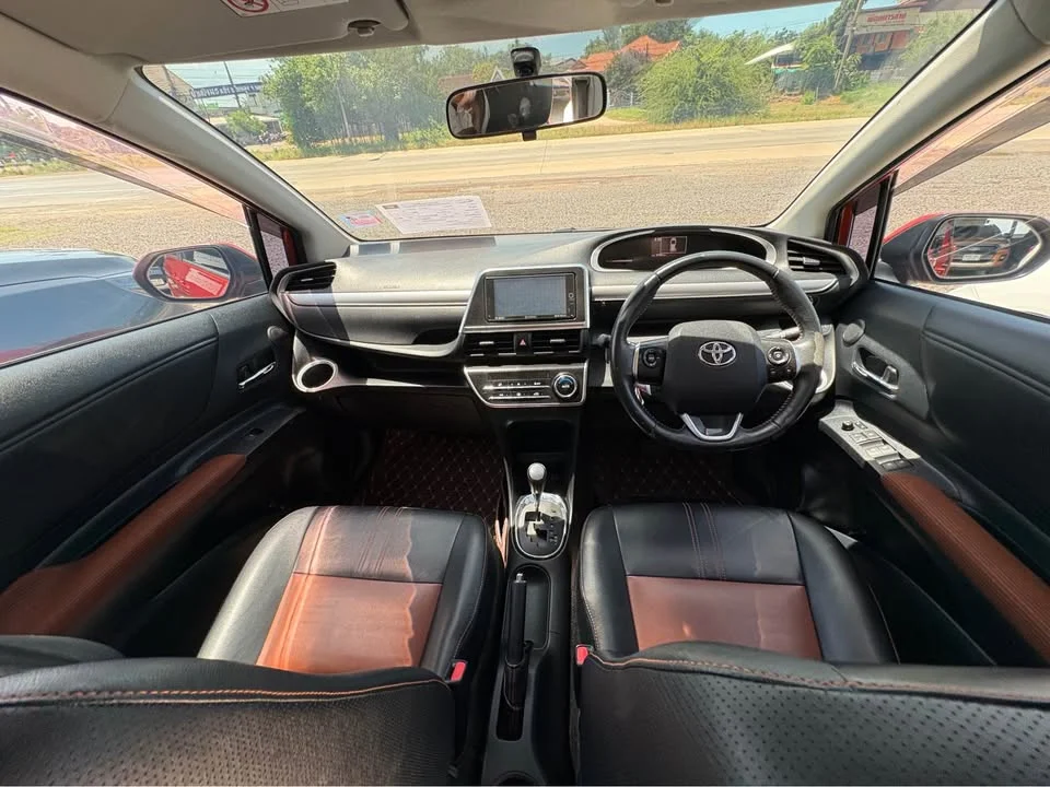2016 Toyota Sienta II 3