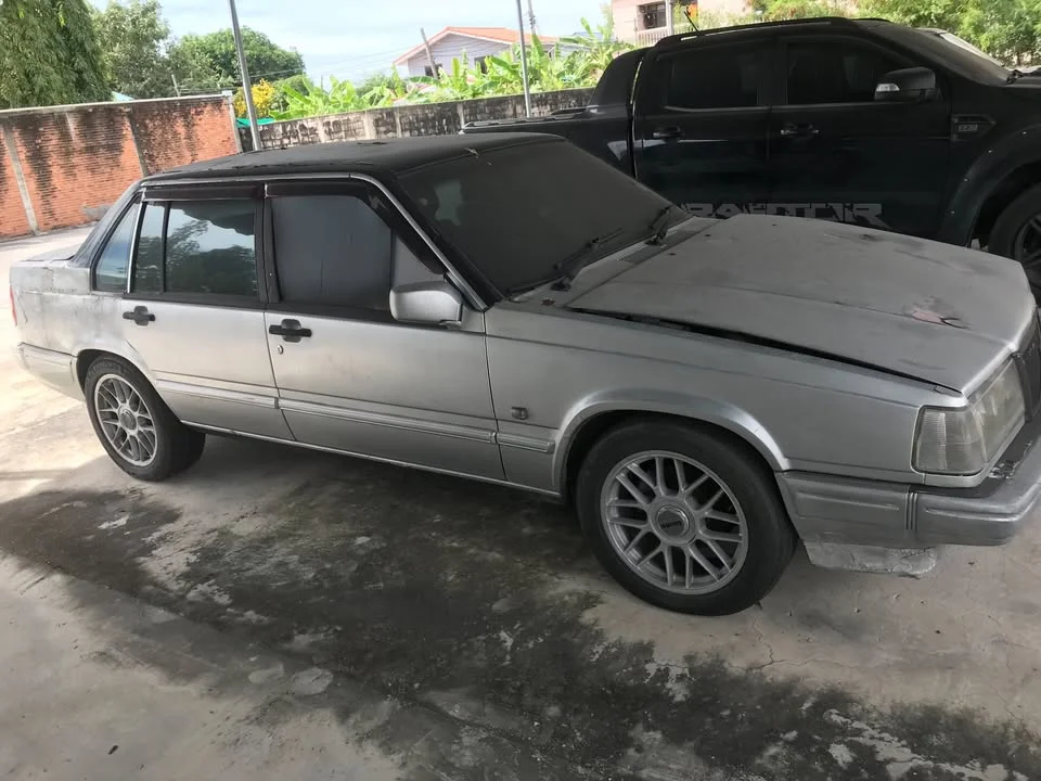 1991 Volvo 200 Series 2
