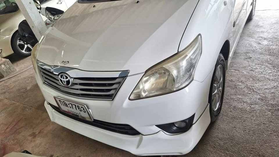2013 Toyota Innova I 2