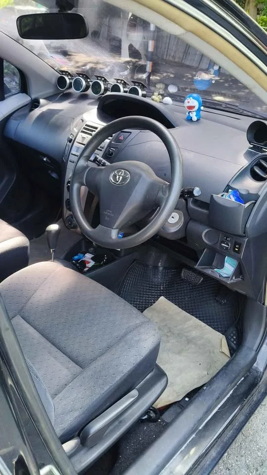 2008 Toyota Yaris II 2