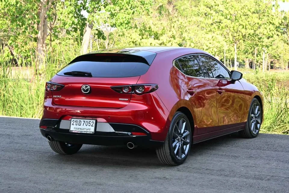 2020 Mazda 3 IV 3