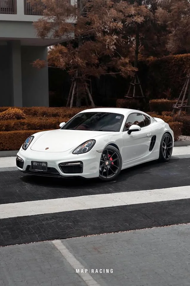 2013 Porsche Boxster and Cayman III 2