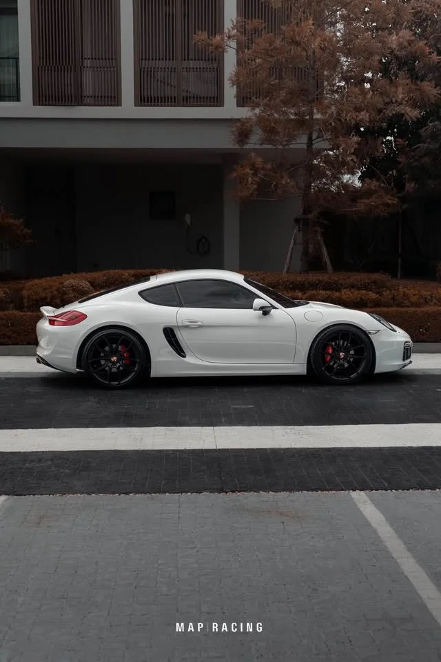 2013 Porsche Boxster and Cayman III 3