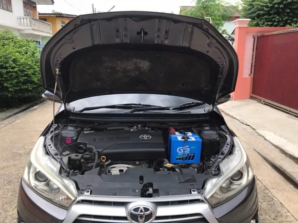 2015 Toyota Yaris III 2