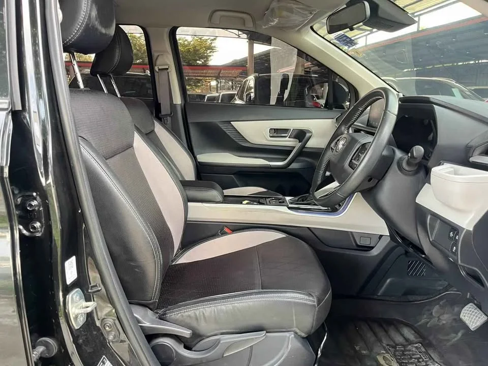 2023 Toyota Veloz III 2