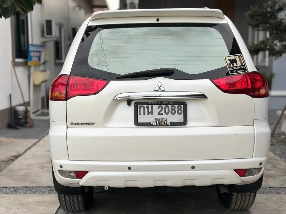 2010 Mitsubishi Pajero Sport II 2