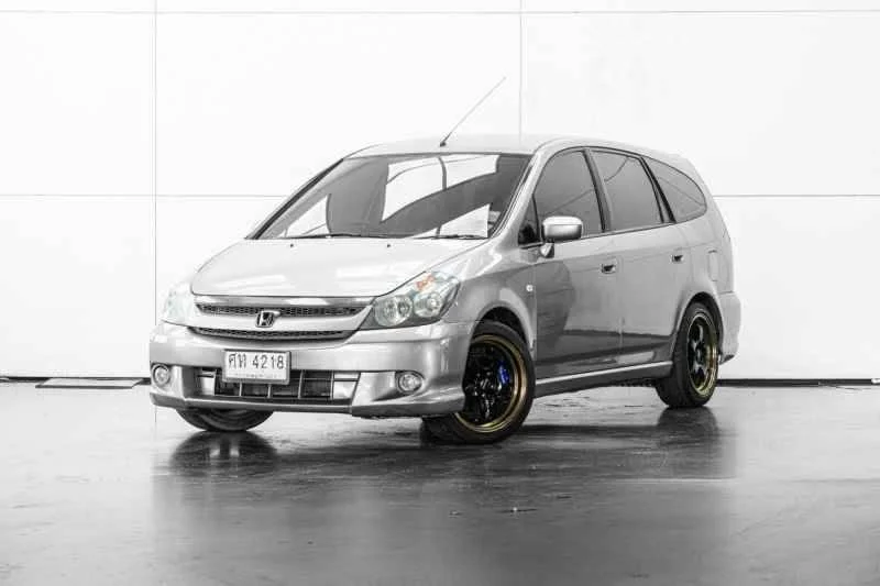 2005 Honda Stream I 3