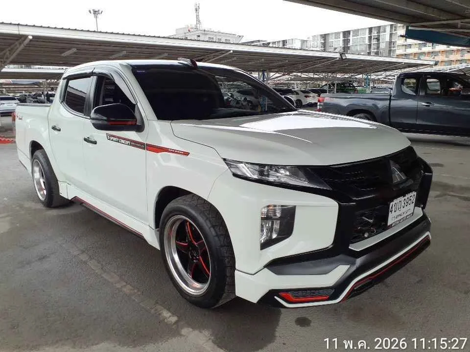 2022 Mitsubishi Triton V 3