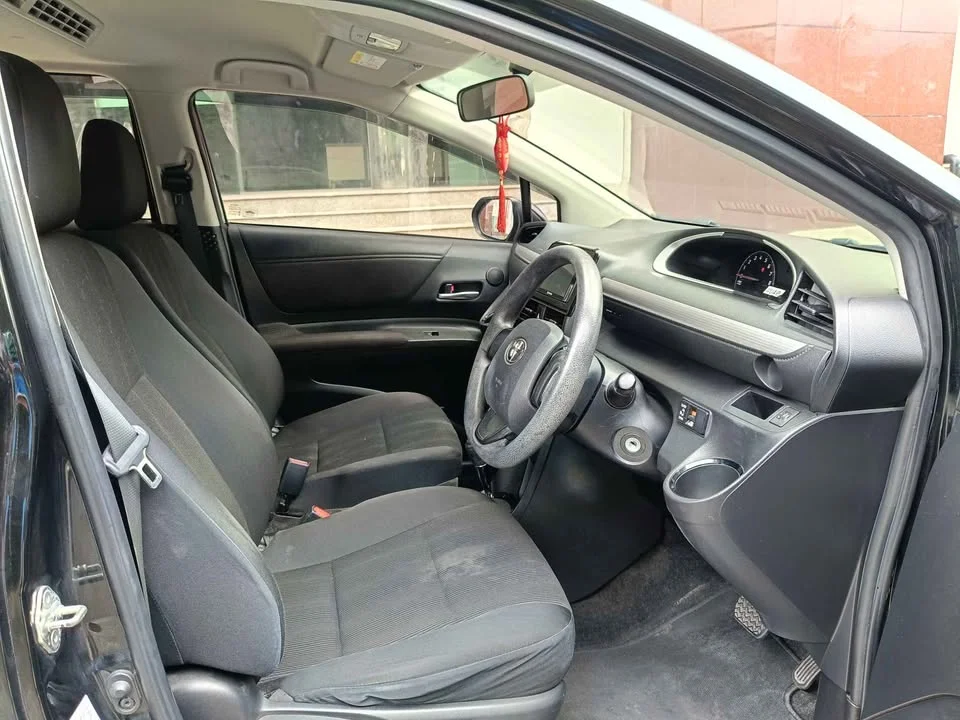 2019 Toyota Sienta II 3