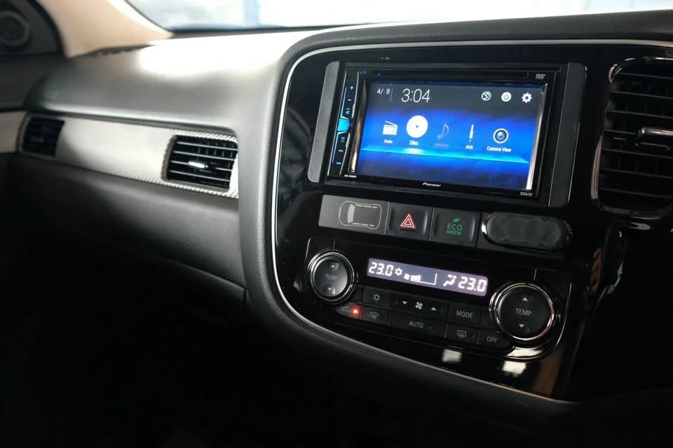 2017 Mitsubishi Outlander III 2