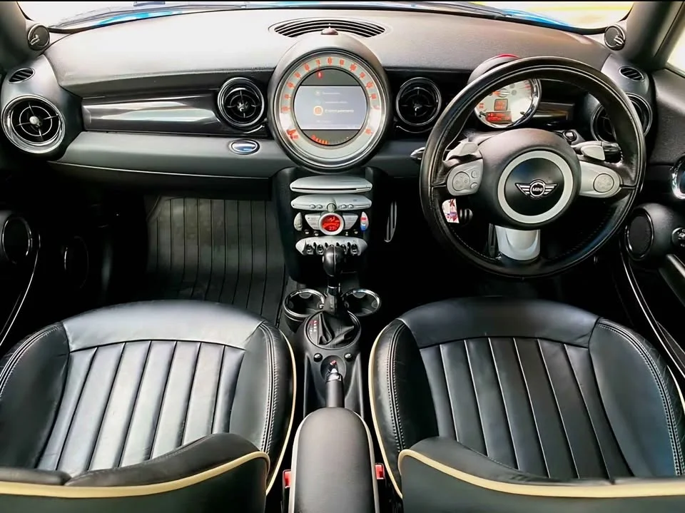 2009 Mini Hatch  III 3