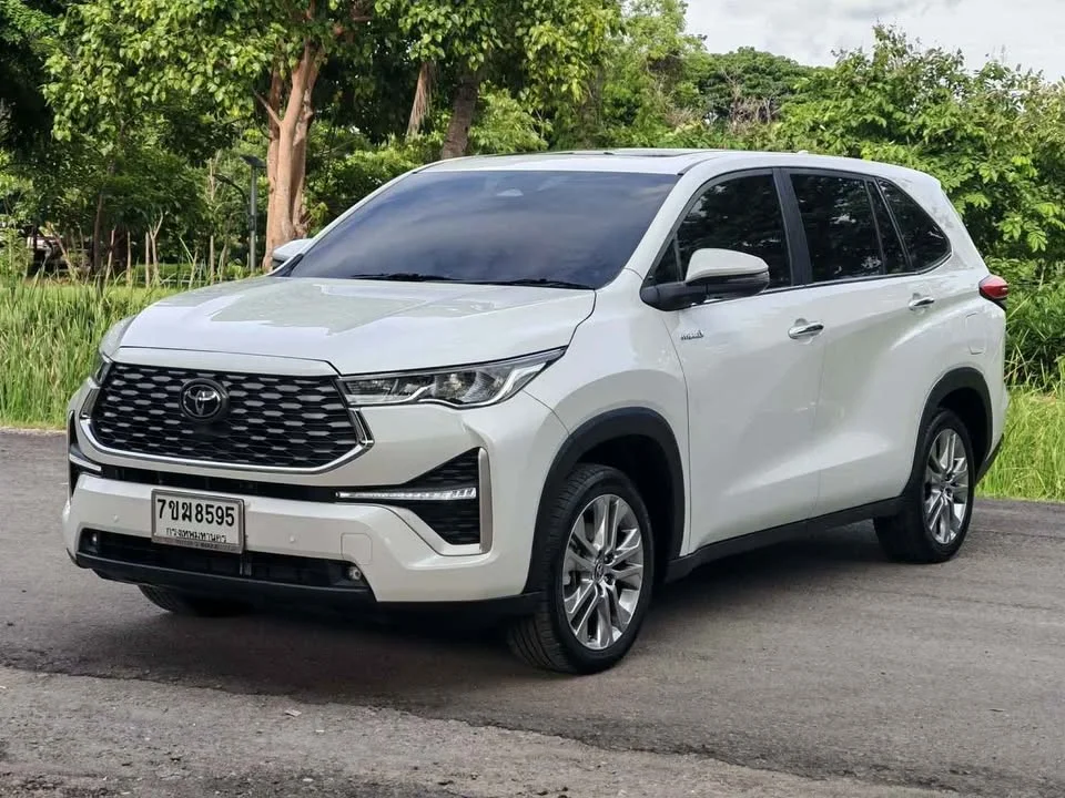 2025 Toyota Innova III 3