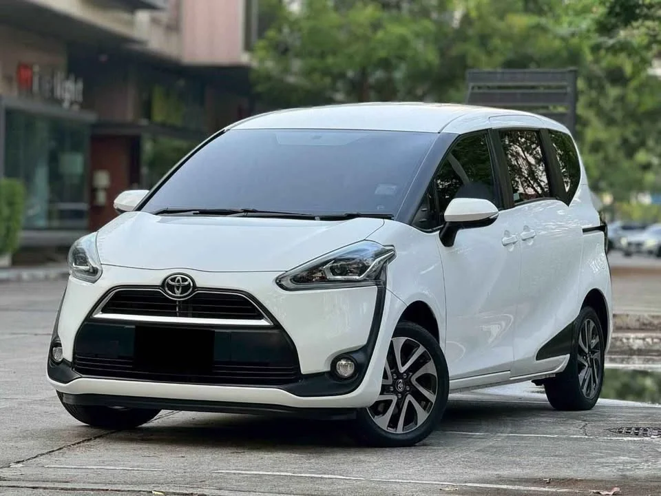 2018 Toyota Sienta II 2