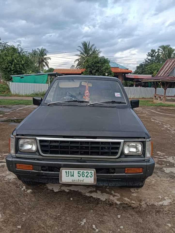 1995 Mitsubishi Triton II 2