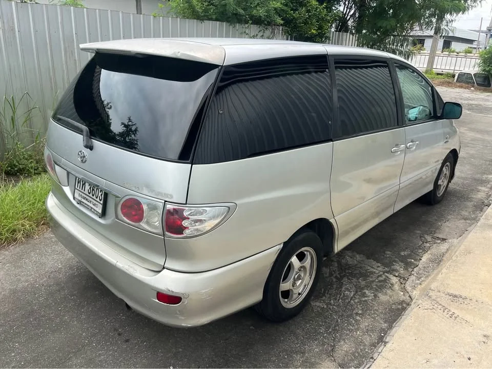 2005 Toyota Estima II 2