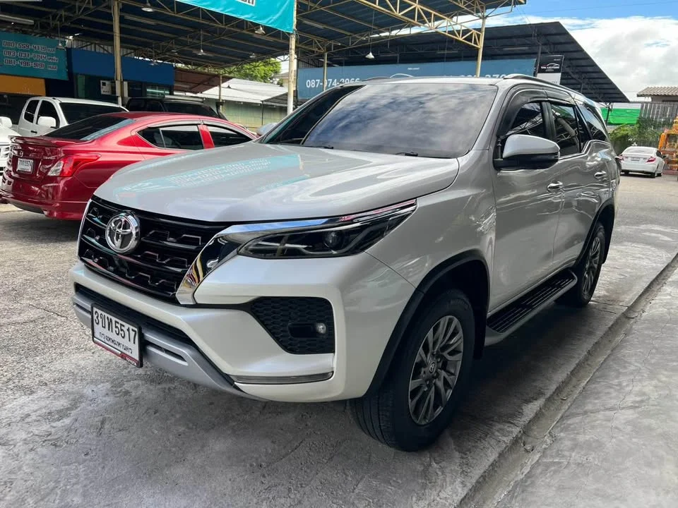 2022 Toyota Fortuner II 2