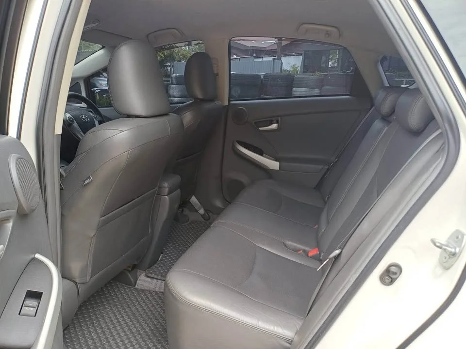 2011 Toyota Prius III 3
