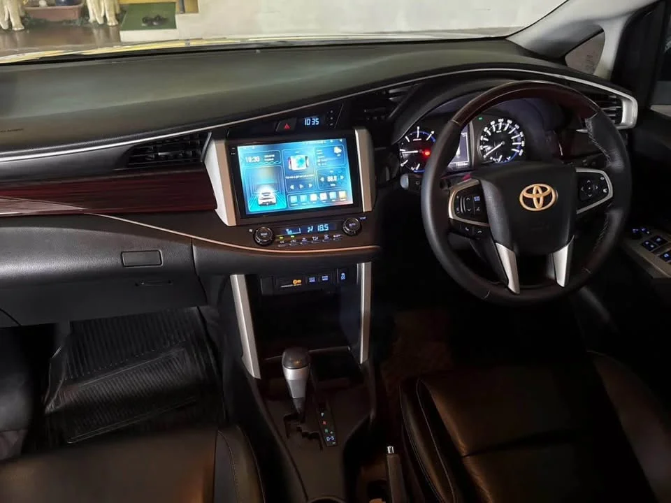 2017 Toyota Innova II 2