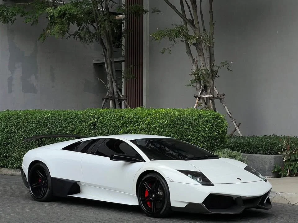 2012 Lamborghini Murcielago 2