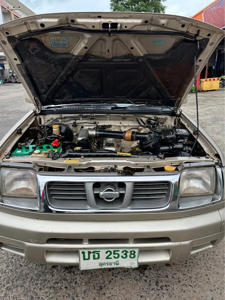 2002 Nissan Frontier I 2
