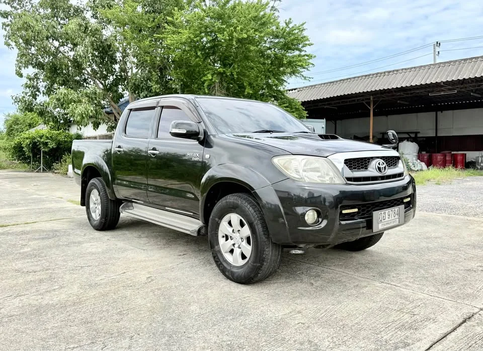 2011 Toyota Hilux VII 2