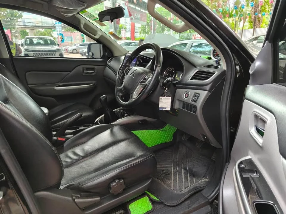 2017 Mitsubishi Triton V 2