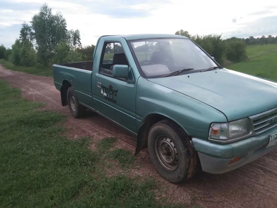1990 Isuzu TFR III 3