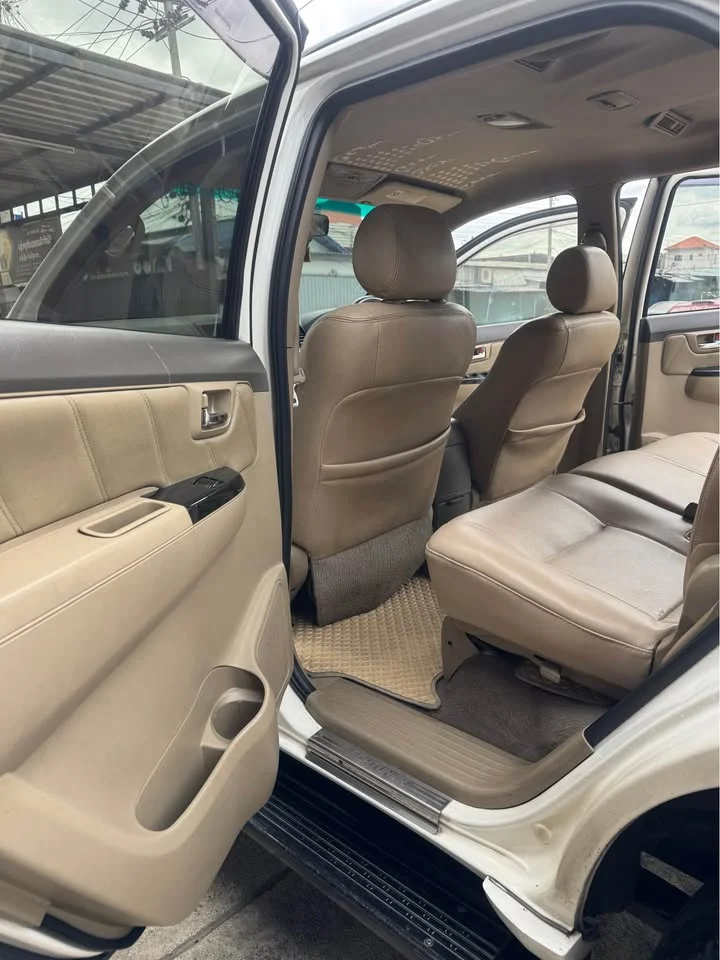 2013 Toyota Fortuner I 3