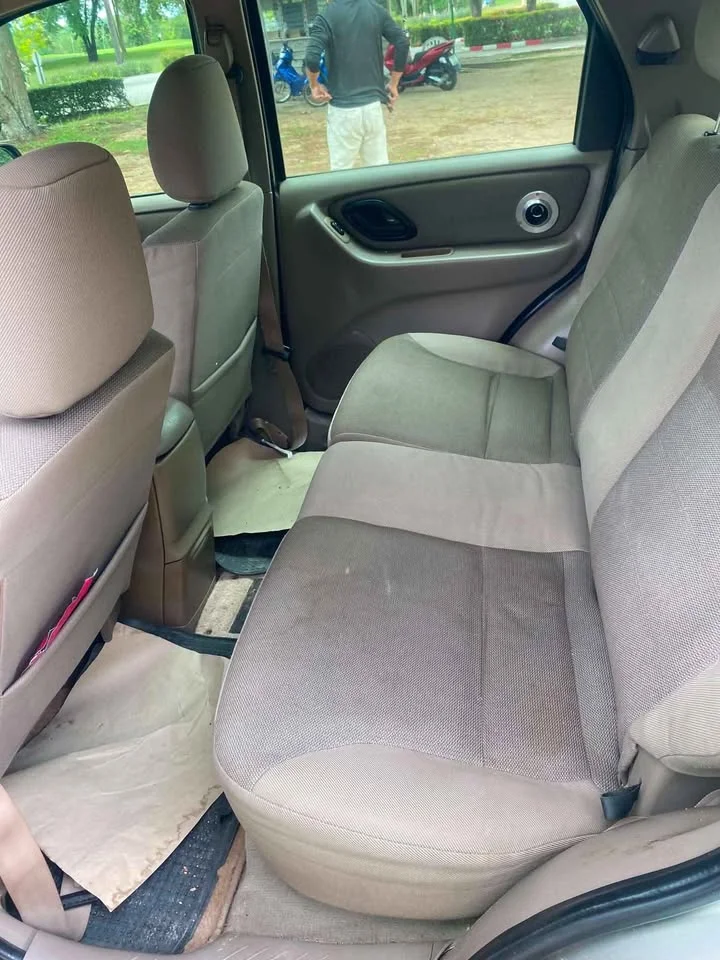 2004 Ford Escape I 3