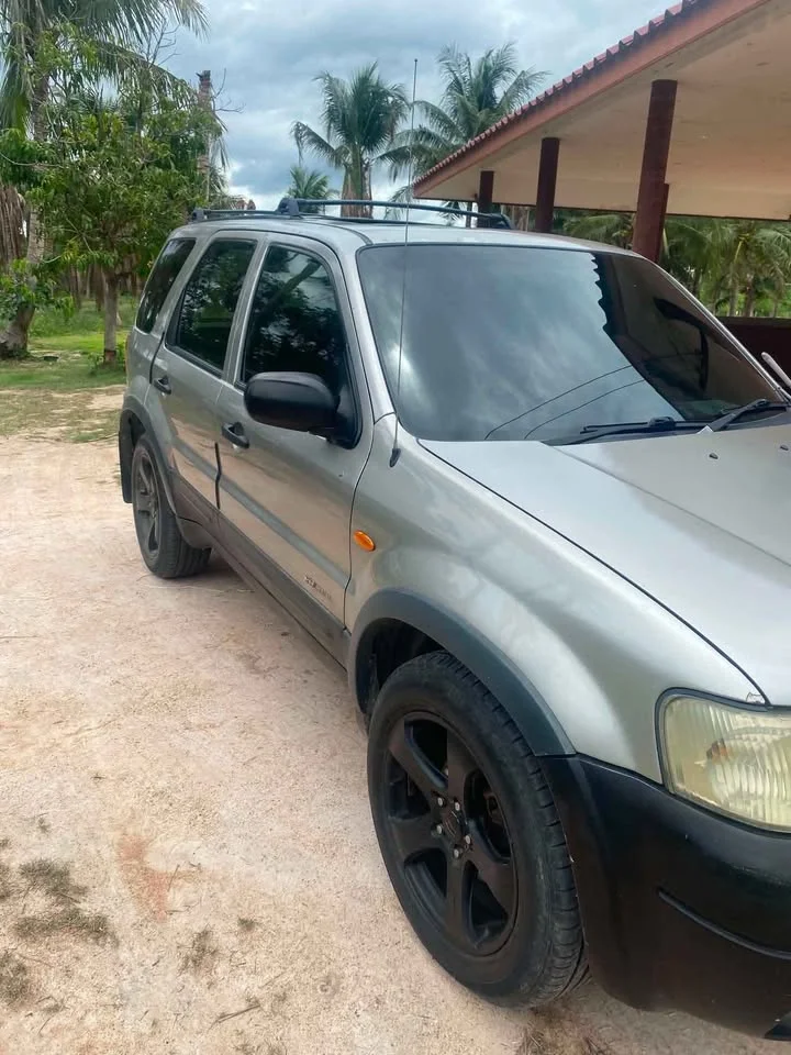 2004 Ford Escape I 2