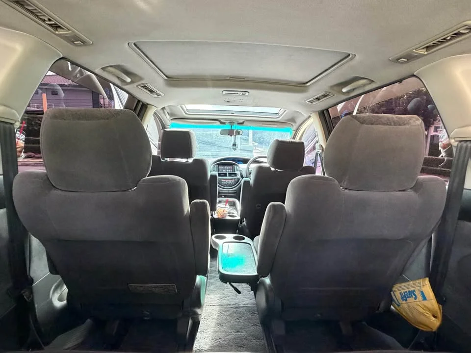 2004 Toyota Estima II 3