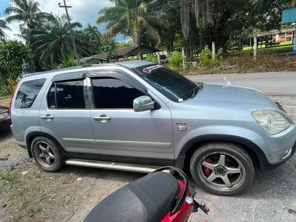 2002 Honda CR-V II 3