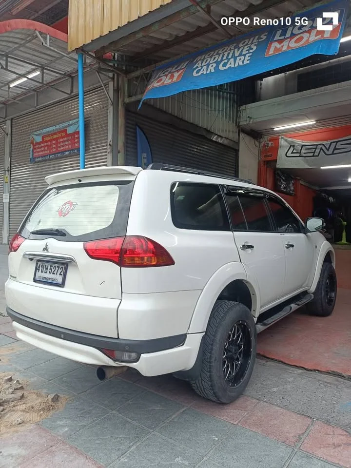 2011 Mitsubishi Pajero Sport II 2