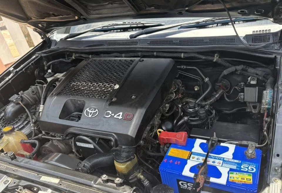2005 Toyota Fortuner I 3