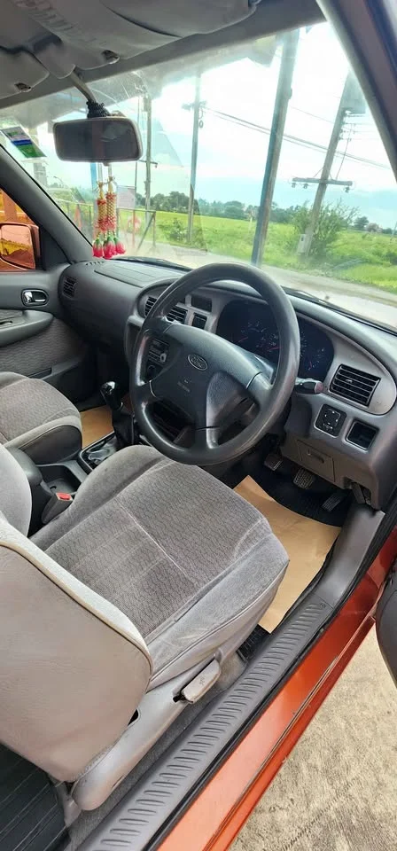 2004 Mazda 2500 Fighter V 2