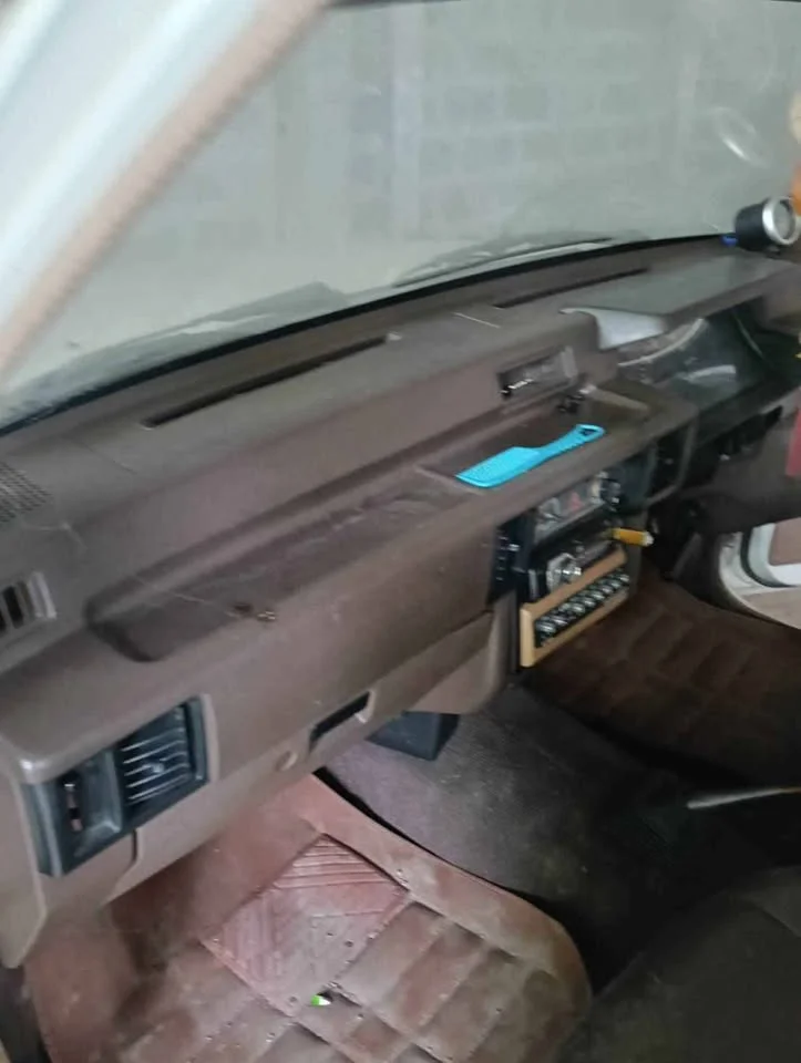 1991 Mitsubishi Triton II 3
