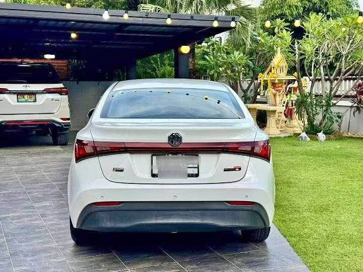2017 MG 5 I  2