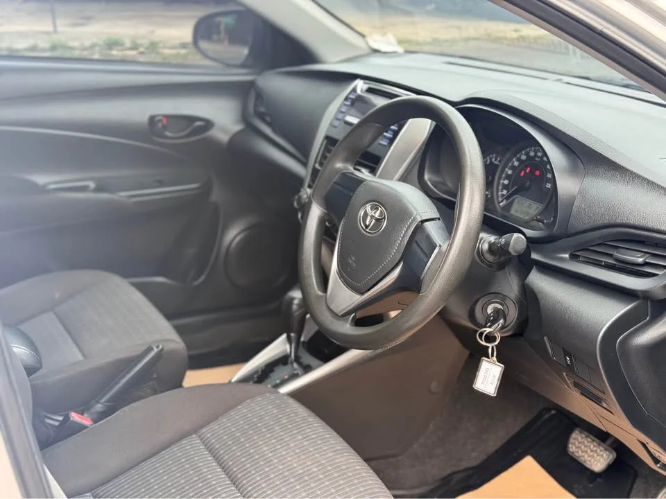 2017 Toyota Yaris ATIV III 2