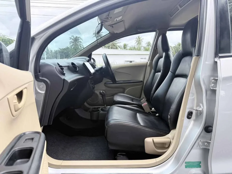2014 Honda Mobilio II 2