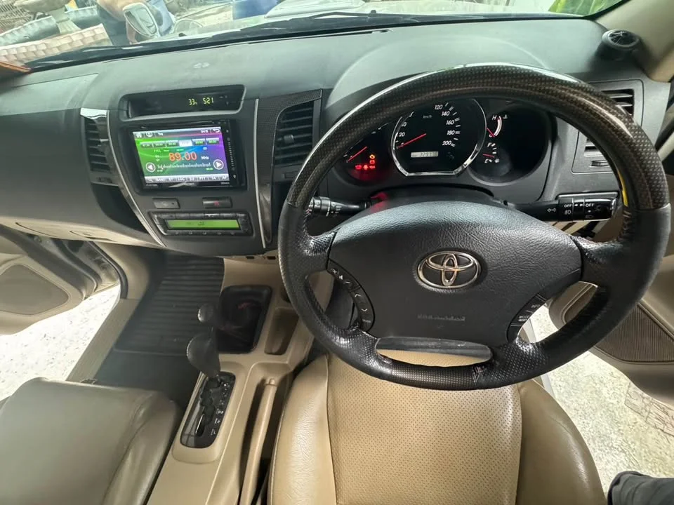 2010 Toyota Fortuner I 2