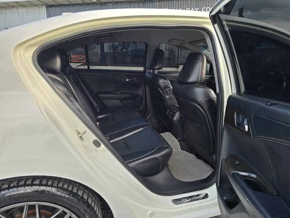 2014 Honda Accord IX 3