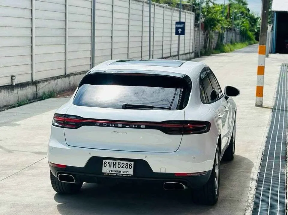 2020 Porsche Macan I 2