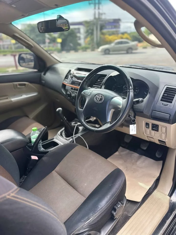 2013 Toyota Hilux VII 2
