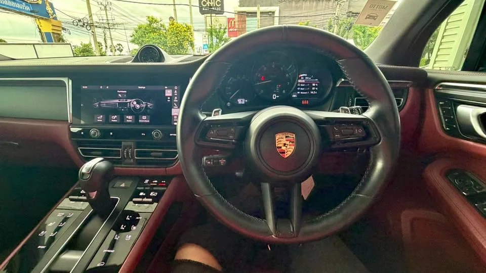 2024 Porsche Macan I 2