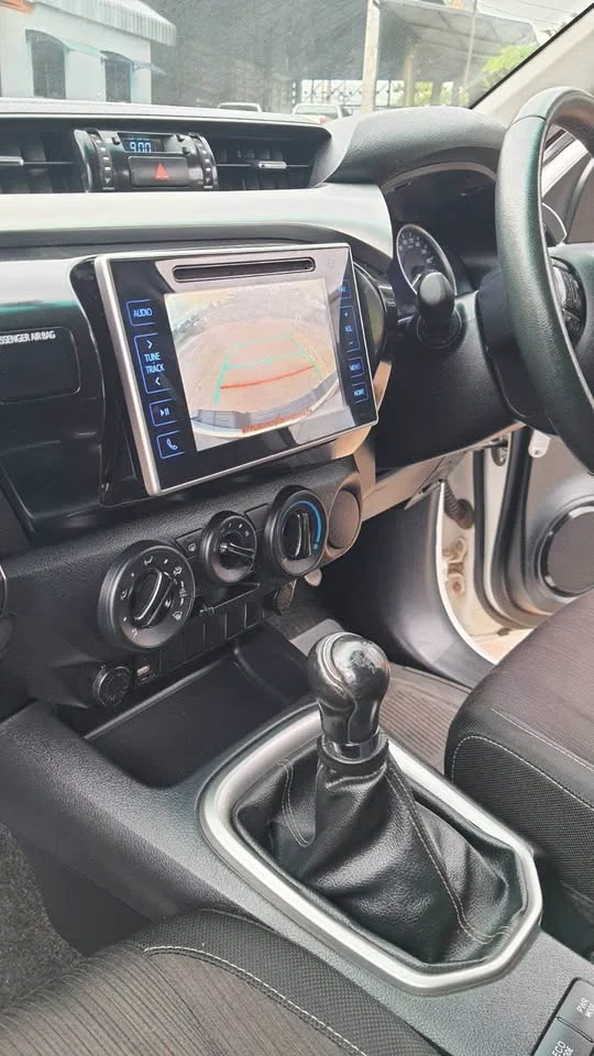 2016 Toyota Hilux VIII 2