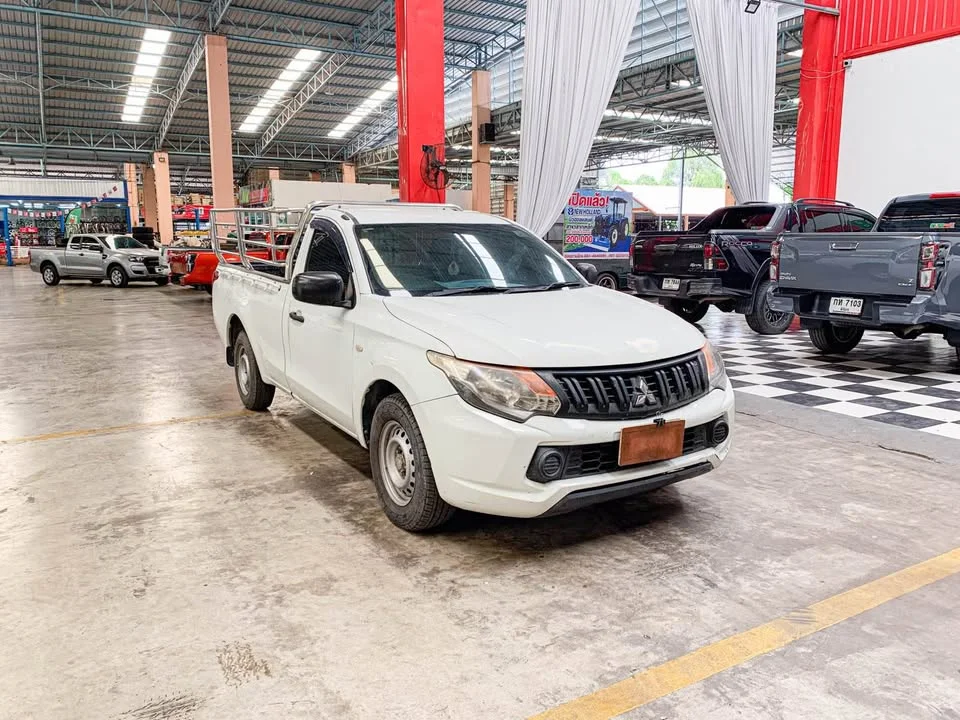 2018 Mitsubishi Triton V 3