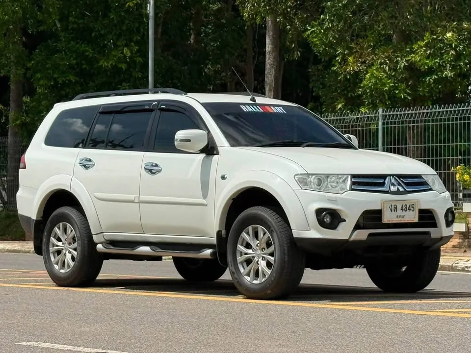 2013 Mitsubishi Pajero Sport II 3