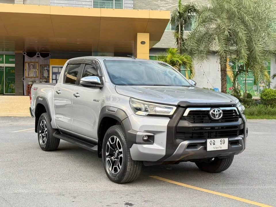 2023 Toyota Hilux VIII 2