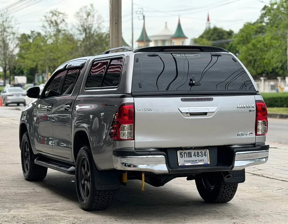 2016 Toyota Hilux VIII 2