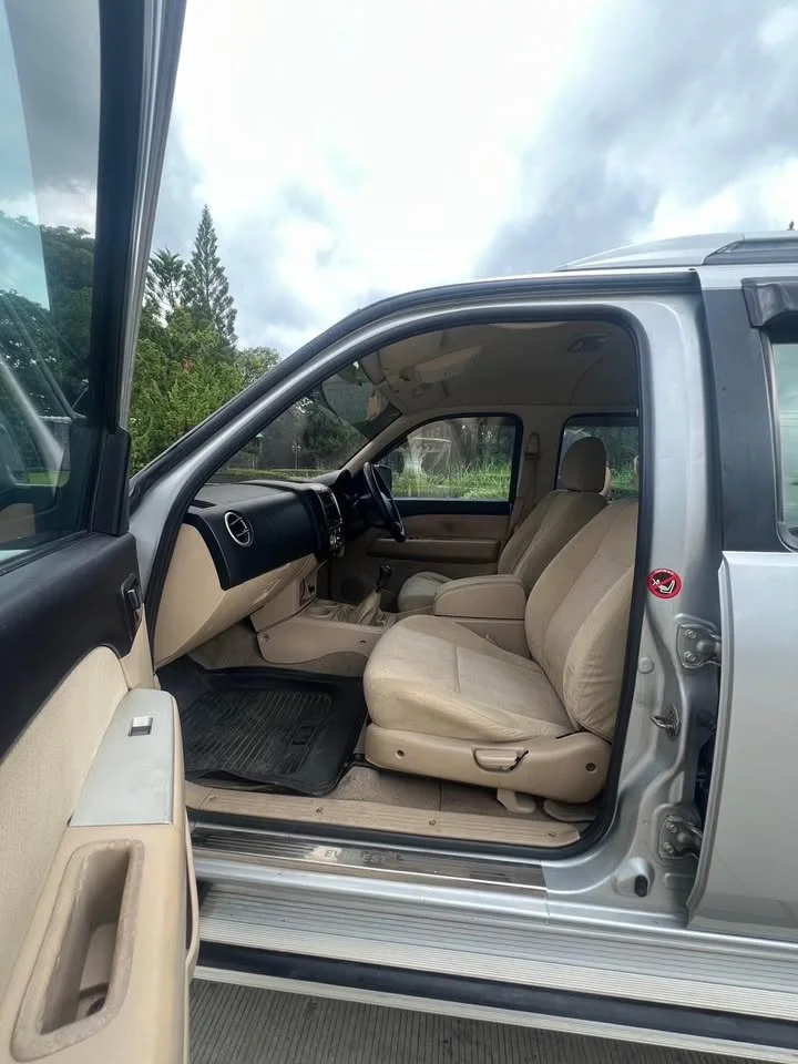 2009 Ford Everest I 3